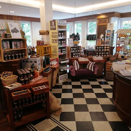 Sanddorn Mit Cafe Carlssons * Binz