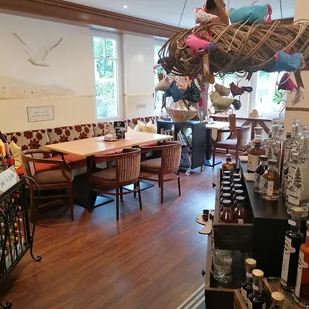 Penzion Sanddorn Mit Cafe Carlssons Binz