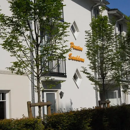 Pensjonat Sanddorn Mit Cafe Carlssons