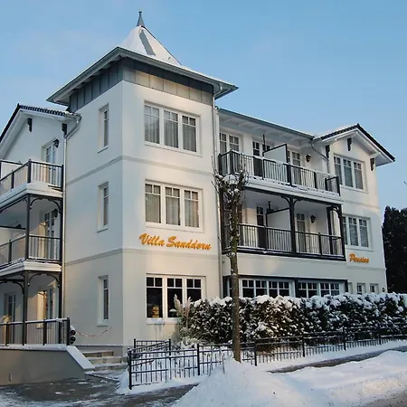 Pensjonat Sanddorn Mit Cafe Carlssons