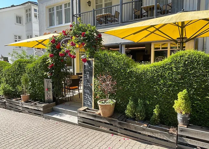Pensión Sanddorn Mit Café Carlssons