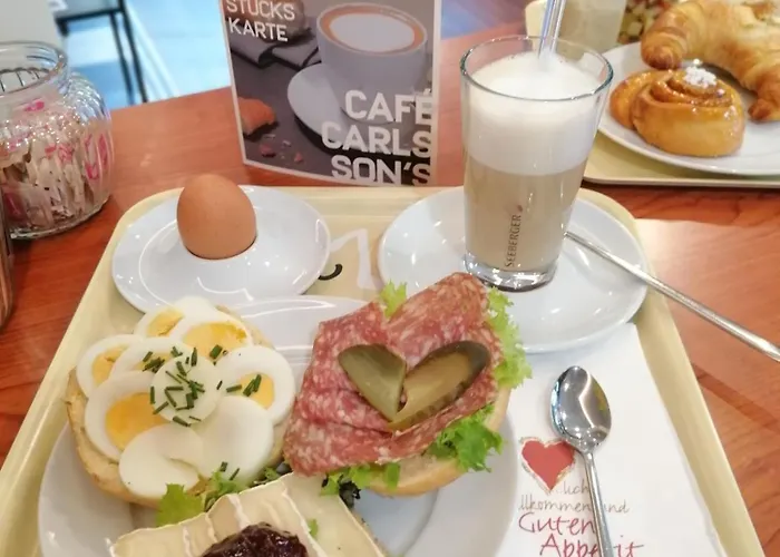 Pensión Sanddorn Mit Café Carlssons Binz